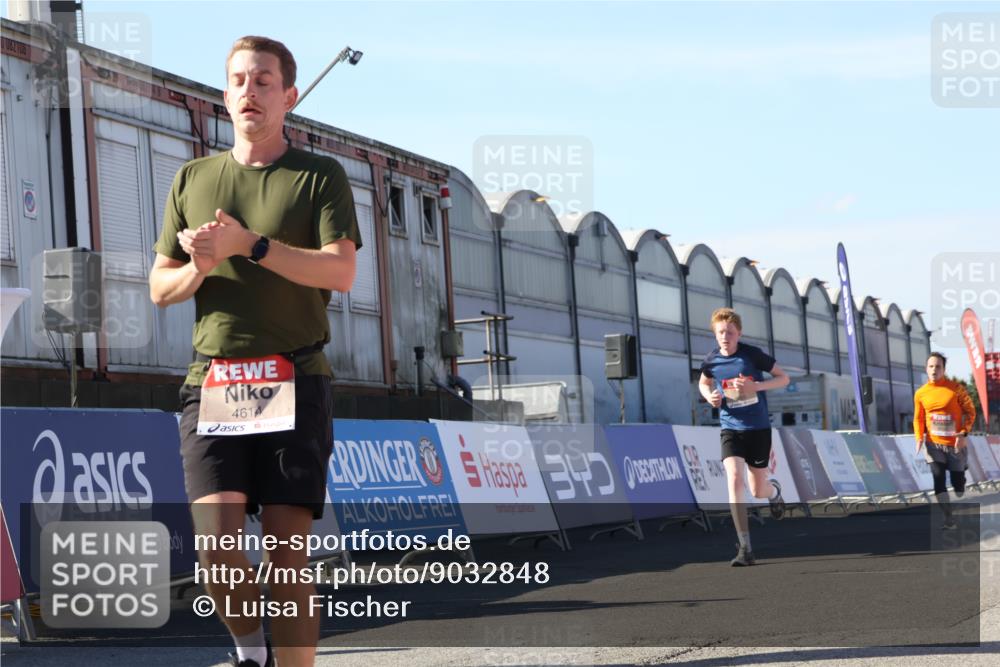 03.10.2025 - Köhlbrandbrückenlauf Luisa Fischer http://msf.ph/oto/9032848 03.10.2025 13:09:38 Ziel 4262, 4298, 4358, 4365, 4502, 4614, 5803, 5813, 5907, 6379, 6438, 6481, 6667, 6803 meine-sportfotos.de