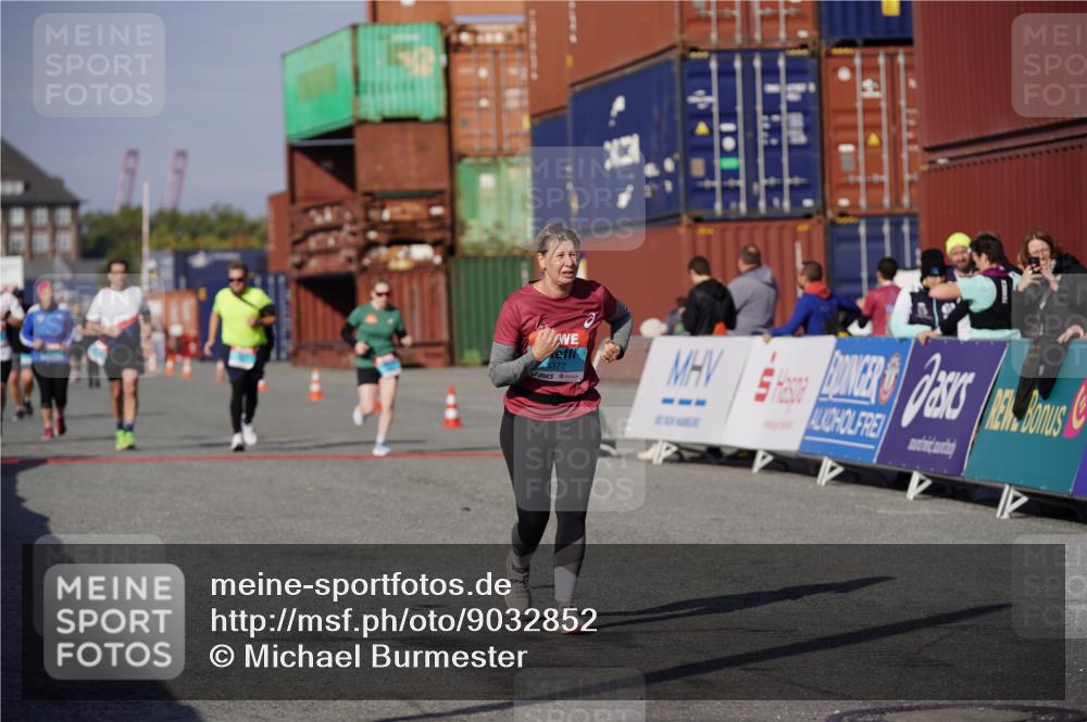 03.10.2025 - Köhlbrandbrückenlauf Michael Burmester http://msf.ph/oto/9032852 03.10.2025 10:40:44 Ziel 3377 meine-sportfotos.de