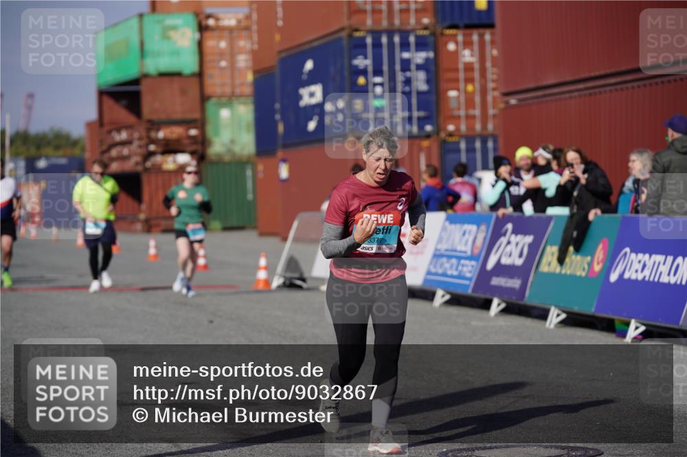 03.10.2025 - Köhlbrandbrückenlauf Michael Burmester http://msf.ph/oto/9032867 03.10.2025 10:40:45 Ziel 2260, 3377 meine-sportfotos.de