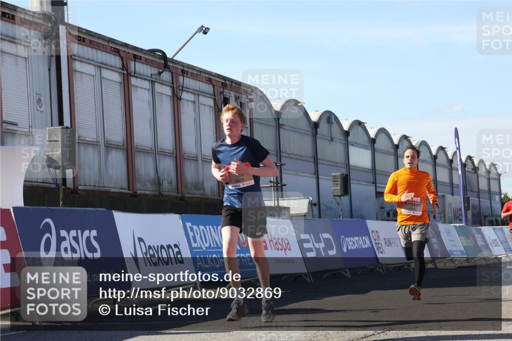 03.10.2025 - Köhlbrandbrückenlauf Luisa Fischer http://msf.ph/oto/9032869 03.10.2025 13:09:40 Ziel 4262, 4298, 4358, 4365, 4502, 4614, 5803, 5813, 5907, 6308, 6379, 6438, 6481, 6659, 6667, 6803 meine-sportfotos.de