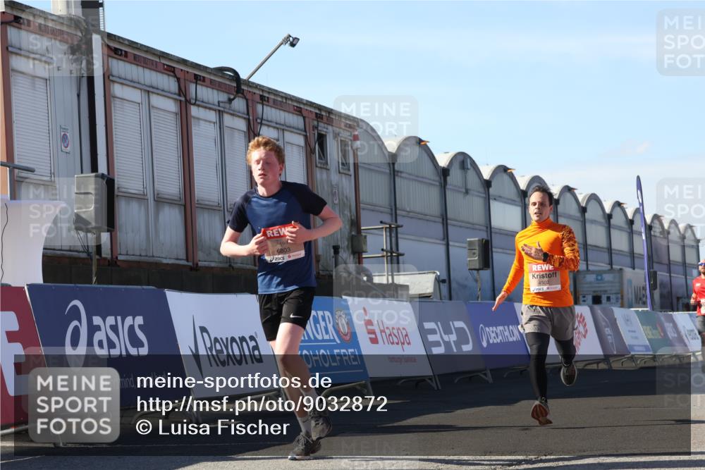 03.10.2025 - Köhlbrandbrückenlauf Luisa Fischer http://msf.ph/oto/9032872 03.10.2025 13:09:40 Ziel 4262, 4298, 4358, 4365, 4502, 4614, 5803, 5813, 5907, 6308, 6379, 6438, 6481, 6659, 6667, 6803 meine-sportfotos.de