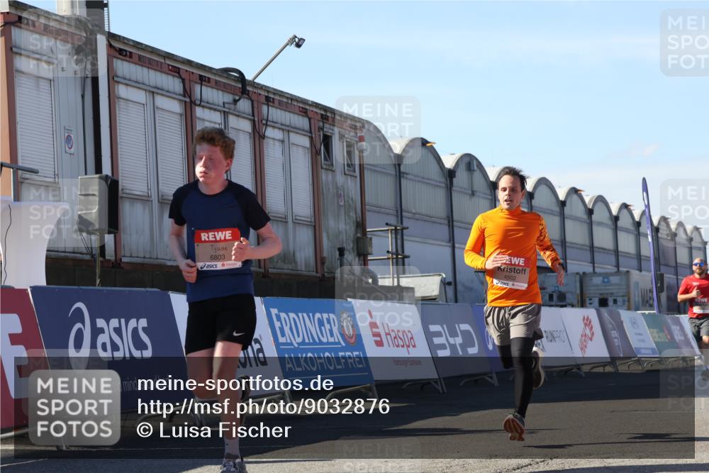 03.10.2025 - Köhlbrandbrückenlauf Luisa Fischer http://msf.ph/oto/9032876 03.10.2025 13:09:40 Ziel 4262, 4298, 4358, 4365, 4502, 4614, 5803, 5813, 5907, 6308, 6379, 6438, 6481, 6659, 6667, 6803 meine-sportfotos.de