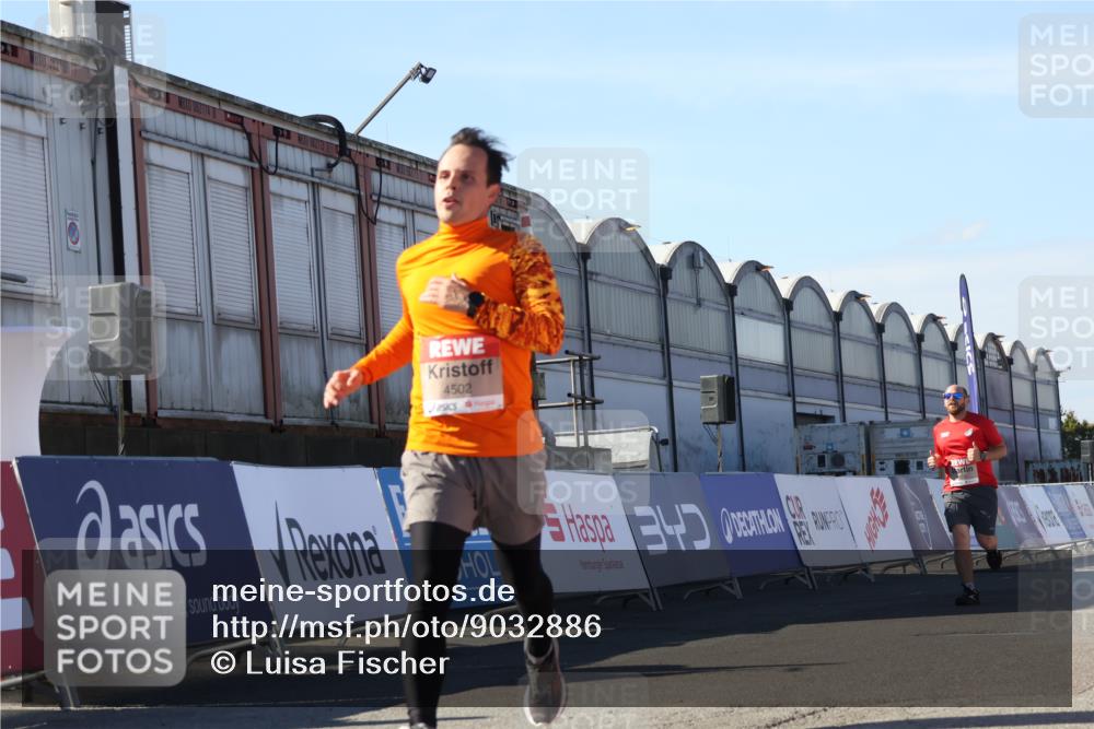 03.10.2025 - Köhlbrandbrückenlauf Luisa Fischer http://msf.ph/oto/9032886 03.10.2025 13:09:41 Ziel 4262, 4298, 4358, 4365, 4502, 4614, 5803, 5813, 5907, 6308, 6379, 6438, 6481, 6659, 6667, 6803 meine-sportfotos.de