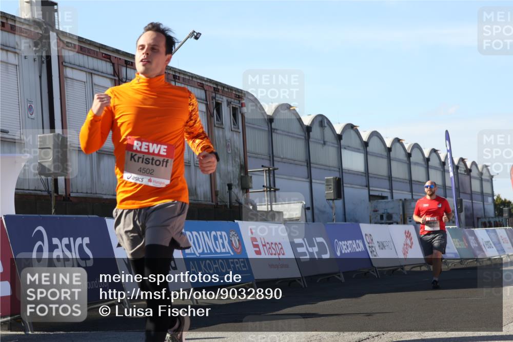 03.10.2025 - Köhlbrandbrückenlauf Luisa Fischer http://msf.ph/oto/9032890 03.10.2025 13:09:42 Ziel 4262, 4298, 4358, 4365, 4502, 4614, 5803, 5813, 5907, 6308, 6379, 6438, 6659, 6803 meine-sportfotos.de