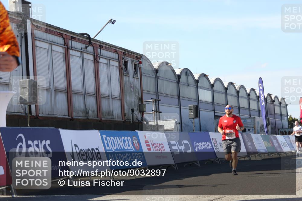 03.10.2025 - Köhlbrandbrückenlauf Luisa Fischer http://msf.ph/oto/9032897 03.10.2025 13:09:42 Ziel 4262, 4298, 4358, 4365, 4502, 4614, 5803, 5813, 5907, 6308, 6379, 6438, 6659, 6803 meine-sportfotos.de
