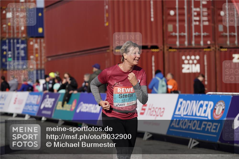 03.10.2025 - Köhlbrandbrückenlauf Michael Burmester http://msf.ph/oto/9032900 03.10.2025 10:40:48 Ziel 1981, 2223, 2260, 2485, 3377 meine-sportfotos.de