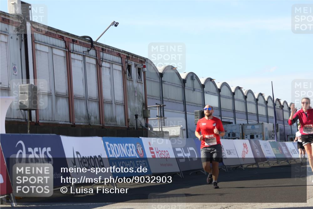 03.10.2025 - Köhlbrandbrückenlauf Luisa Fischer http://msf.ph/oto/9032903 03.10.2025 13:09:43 Ziel 4262, 4358, 4365, 4502, 4614, 5803, 5813, 5907, 6308, 6379, 6438, 6659, 6803 meine-sportfotos.de