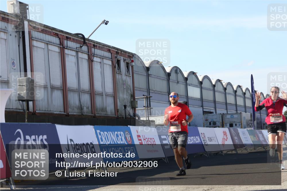 03.10.2025 - Köhlbrandbrückenlauf Luisa Fischer http://msf.ph/oto/9032906 03.10.2025 13:09:43 Ziel 4262, 4358, 4365, 4502, 4614, 5803, 5813, 5907, 6308, 6379, 6438, 6659, 6803 meine-sportfotos.de
