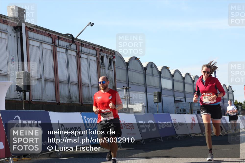 03.10.2025 - Köhlbrandbrückenlauf Luisa Fischer http://msf.ph/oto/9032910 03.10.2025 13:09:44 Ziel 4262, 4358, 4365, 4502, 4614, 5803, 5813, 5907, 5941, 6308, 6379, 6438, 6659, 6803 meine-sportfotos.de