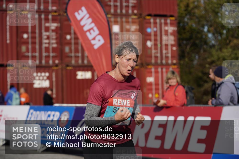 03.10.2025 - Köhlbrandbrückenlauf Michael Burmester http://msf.ph/oto/9032913 03.10.2025 10:40:49 Ziel 1981, 2223, 2260, 2485, 3080 meine-sportfotos.de