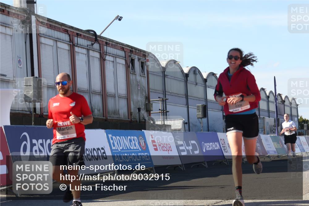 03.10.2025 - Köhlbrandbrückenlauf Luisa Fischer http://msf.ph/oto/9032915 03.10.2025 13:09:45 Ziel 4262, 4358, 4365, 4502, 4614, 4625, 5803, 5907, 5941, 6308, 6379, 6438, 6659, 6803 meine-sportfotos.de