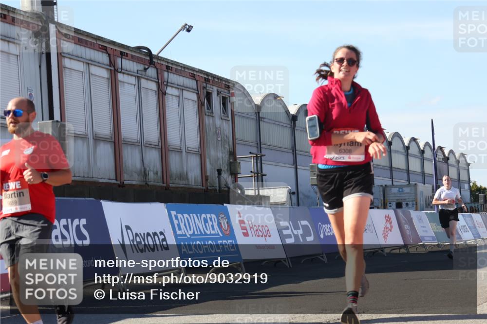 03.10.2025 - Köhlbrandbrückenlauf Luisa Fischer http://msf.ph/oto/9032919 03.10.2025 13:09:45 Ziel 4262, 4358, 4365, 4502, 4614, 4625, 5803, 5907, 5941, 6308, 6379, 6438, 6659, 6803 meine-sportfotos.de