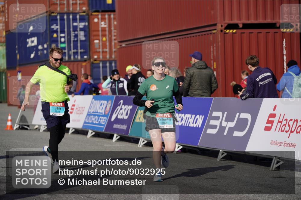 03.10.2025 - Köhlbrandbrückenlauf Michael Burmester http://msf.ph/oto/9032925 03.10.2025 10:40:52 Ziel 1981, 2223, 2260, 2485, 3080 meine-sportfotos.de