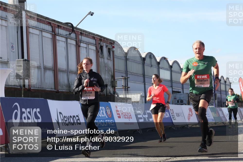 03.10.2025 - Köhlbrandbrückenlauf Luisa Fischer http://msf.ph/oto/9032929 03.10.2025 13:09:52 Ziel 4260, 4502, 4625, 4718, 4837, 5520, 5763, 5941, 6308, 6659, 6750 meine-sportfotos.de
