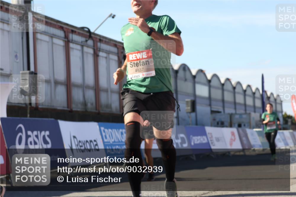 03.10.2025 - Köhlbrandbrückenlauf Luisa Fischer http://msf.ph/oto/9032939 03.10.2025 13:09:53 Ziel 4260, 4625, 4718, 4837, 5520, 5763, 5941, 6308, 6659, 6750 meine-sportfotos.de