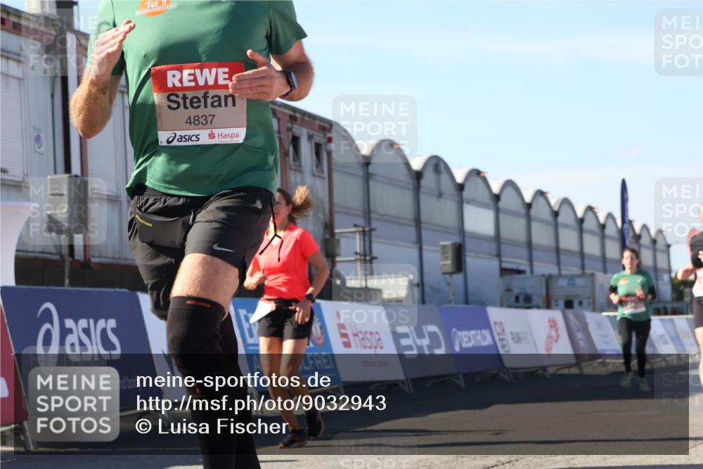 03.10.2025 - Köhlbrandbrückenlauf Luisa Fischer http://msf.ph/oto/9032943 03.10.2025 13:09:54 Ziel 4260, 4625, 4718, 4837, 5520, 5763, 5941, 6308, 6659, 6750 meine-sportfotos.de