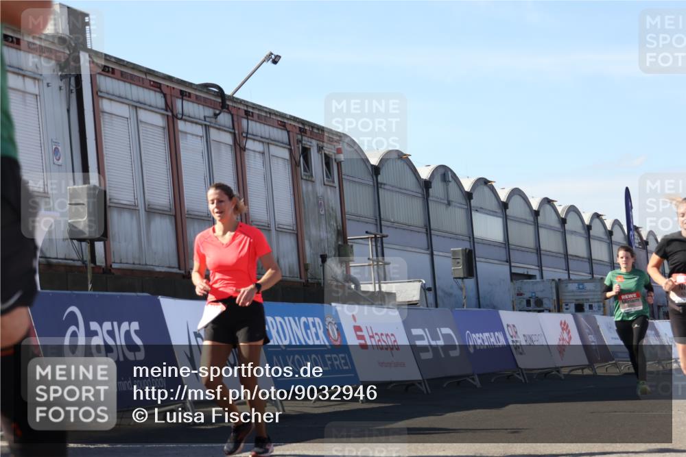 03.10.2025 - Köhlbrandbrückenlauf Luisa Fischer http://msf.ph/oto/9032946 03.10.2025 13:09:54 Ziel 4260, 4625, 4718, 4837, 5520, 5763, 5941, 6308, 6659, 6750 meine-sportfotos.de