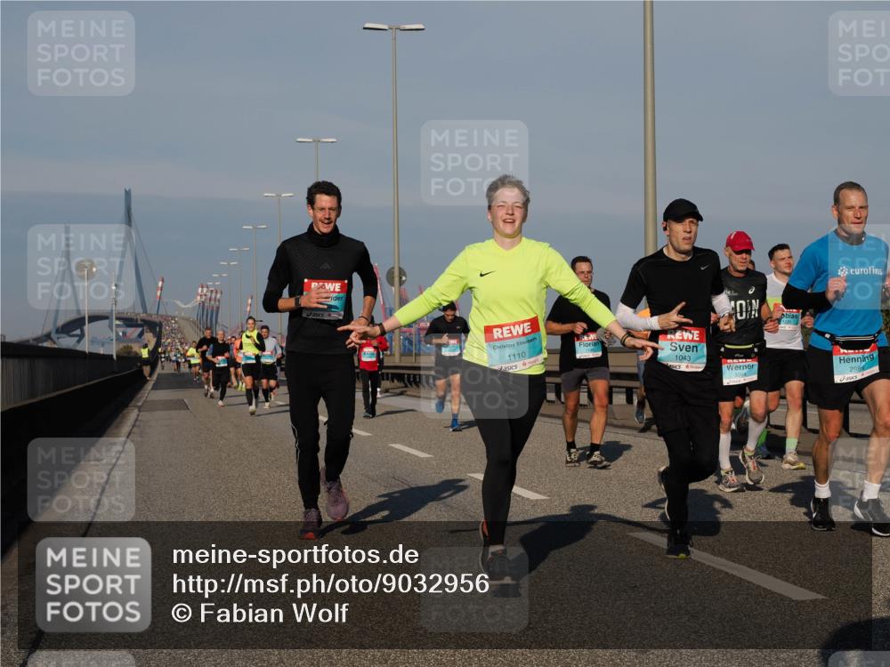 03.10.2025 - Köhlbrandbrückenlauf Fabian Wolf http://msf.ph/oto/9032956 03.10.2025 09:47:04 Position 3 1110, 1043, 3264, 2989 meine-sportfotos.de