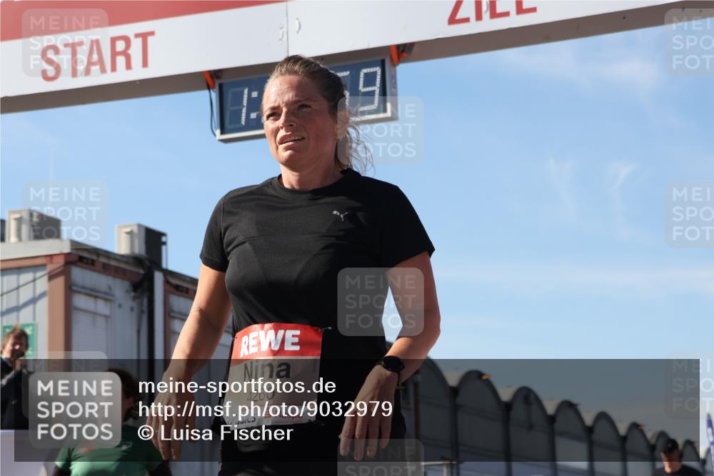 03.10.2025 - Köhlbrandbrückenlauf Luisa Fischer http://msf.ph/oto/9032979 03.10.2025 13:09:58 Ziel 4260, 4625, 4718, 4787, 4837, 4929, 5520, 5763, 5941, 6083, 6750, 6764 meine-sportfotos.de