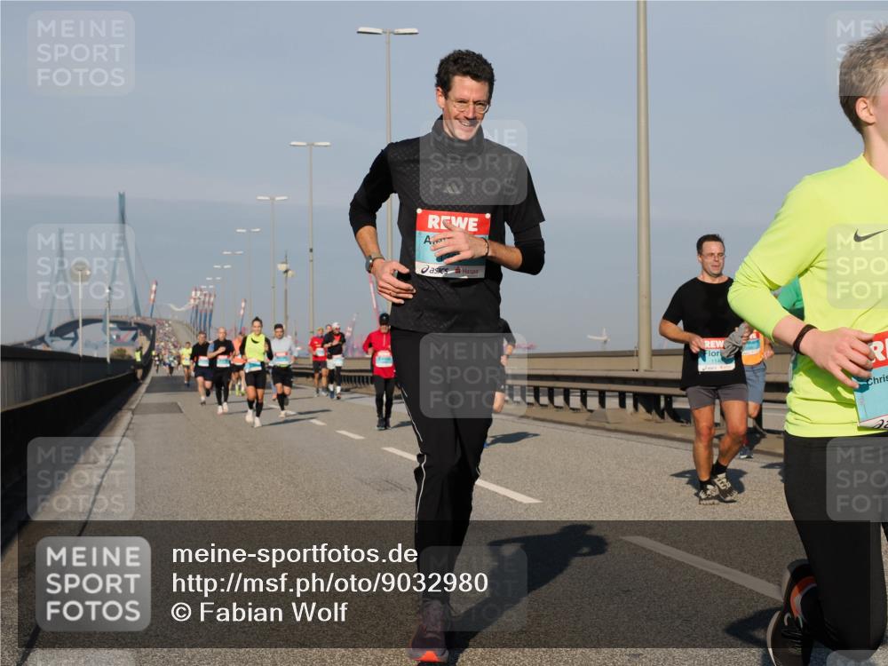 03.10.2025 - Köhlbrandbrückenlauf Fabian Wolf http://msf.ph/oto/9032980 03.10.2025 09:47:06 Position 3  meine-sportfotos.de