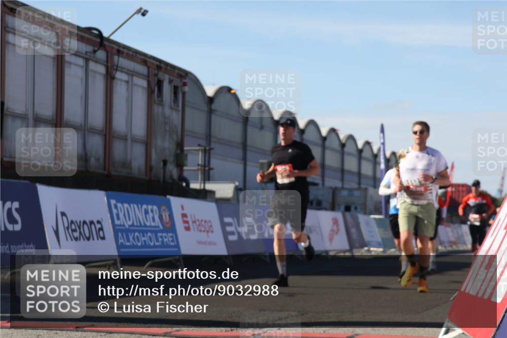03.10.2025 - Köhlbrandbrückenlauf Luisa Fischer http://msf.ph/oto/9032988 03.10.2025 13:09:59 Ziel 4260, 4625, 4718, 4787, 4837, 4929, 5520, 5763, 5941, 6083, 6428, 6432, 6750, 6764 meine-sportfotos.de
