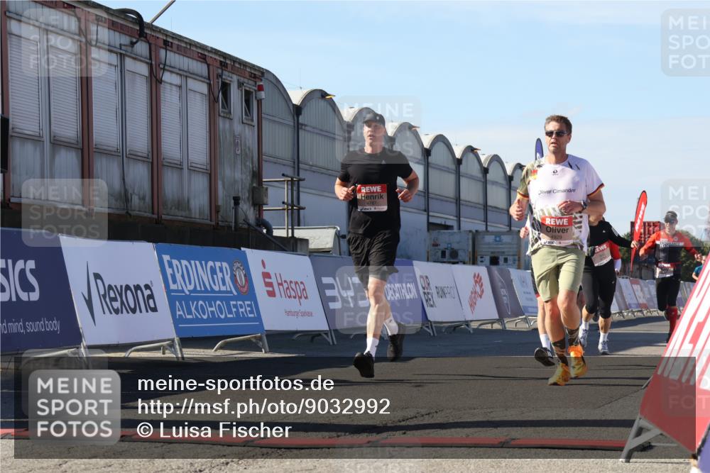 03.10.2025 - Köhlbrandbrückenlauf Luisa Fischer http://msf.ph/oto/9032992 03.10.2025 13:09:59 Ziel 4260, 4625, 4718, 4787, 4837, 4929, 5520, 5763, 5941, 6083, 6428, 6432, 6750, 6764 meine-sportfotos.de