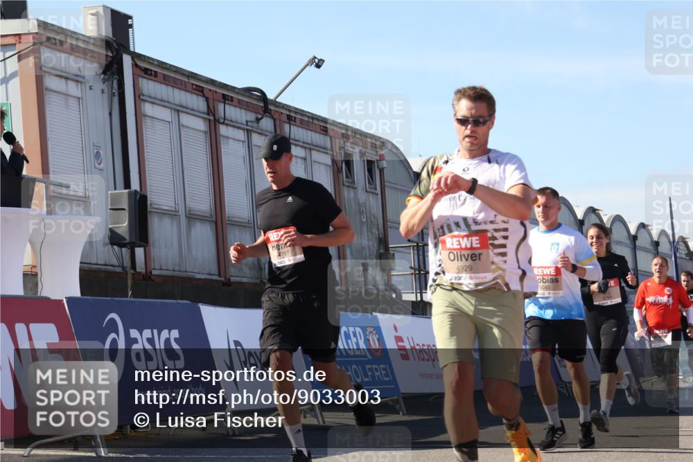 03.10.2025 - Köhlbrandbrückenlauf Luisa Fischer http://msf.ph/oto/9033003 03.10.2025 13:10:00 Ziel 4260, 4625, 4718, 4787, 4837, 4929, 5520, 5763, 5941, 6083, 6111, 6428, 6432, 6750, 6764 meine-sportfotos.de