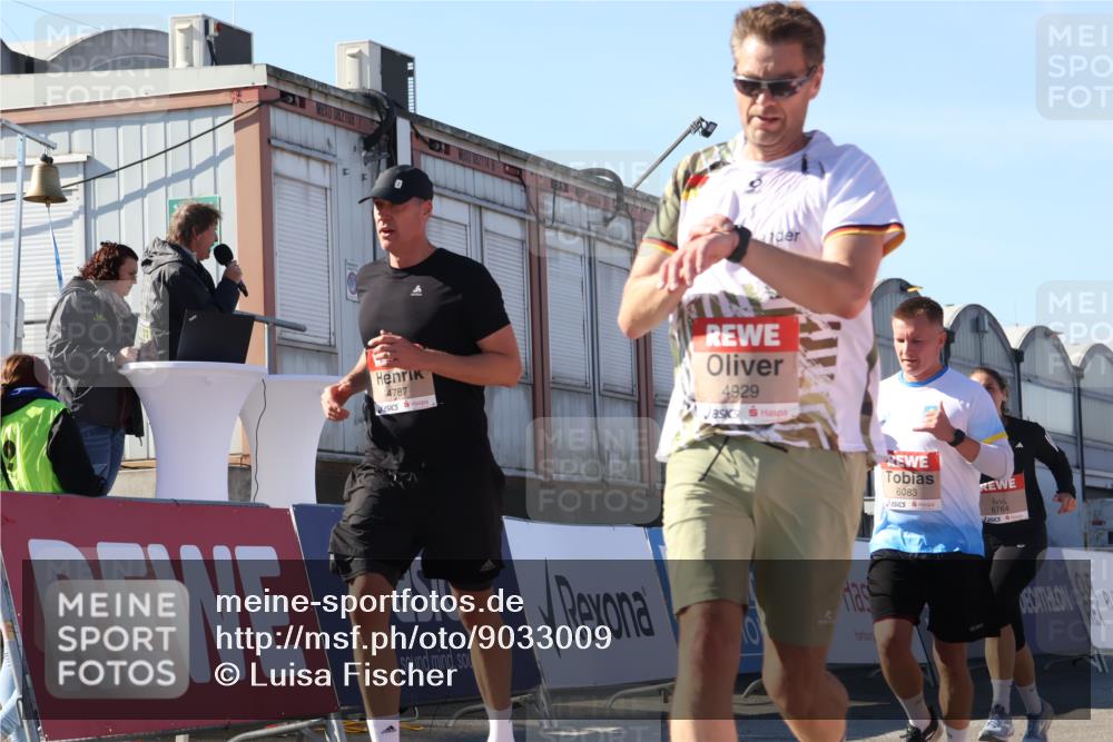 03.10.2025 - Köhlbrandbrückenlauf Luisa Fischer http://msf.ph/oto/9033009 03.10.2025 13:10:01 Ziel 4196, 4260, 4625, 4718, 4787, 4837, 4929, 5520, 5763, 5977, 6083, 6111, 6428, 6432, 6750, 6764 meine-sportfotos.de