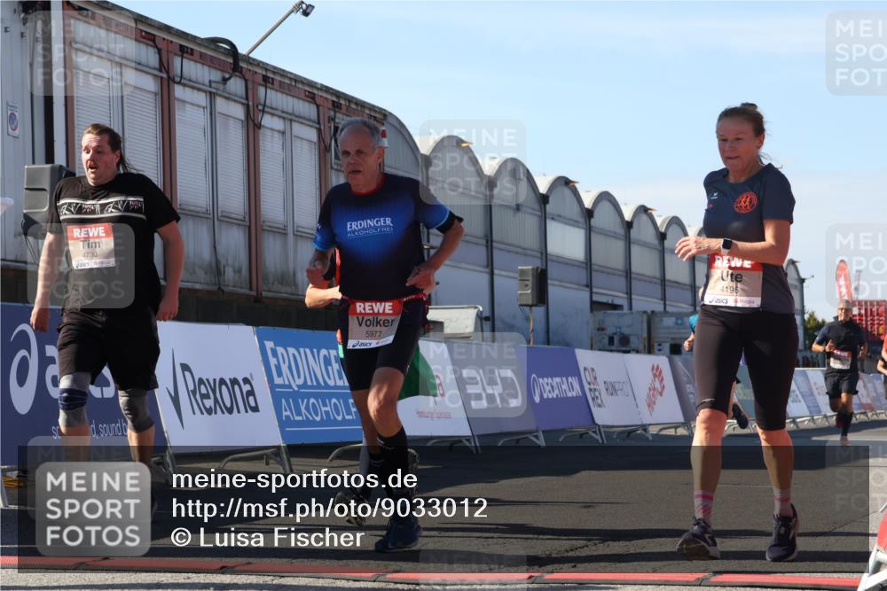 03.10.2025 - Köhlbrandbrückenlauf Luisa Fischer http://msf.ph/oto/9033012 03.10.2025 13:10:06 Ziel 4196, 4260, 4573, 4730, 4787, 4929, 5763, 5977, 6083, 6111, 6428, 6432, 6750, 6764, 6813 meine-sportfotos.de