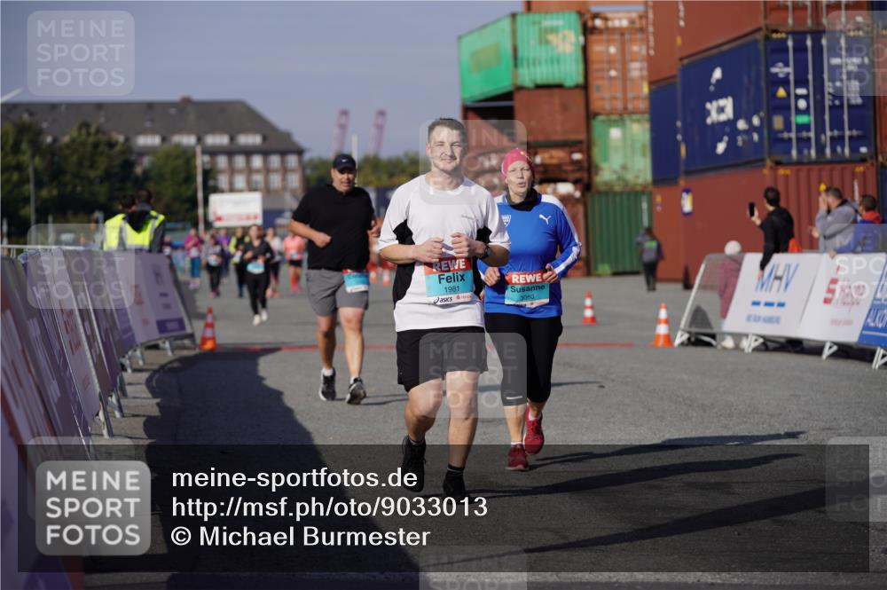 03.10.2025 - Köhlbrandbrückenlauf Michael Burmester http://msf.ph/oto/9033013 03.10.2025 10:40:57 Ziel 1518, 1981, 2223, 2260, 2485, 3080 meine-sportfotos.de