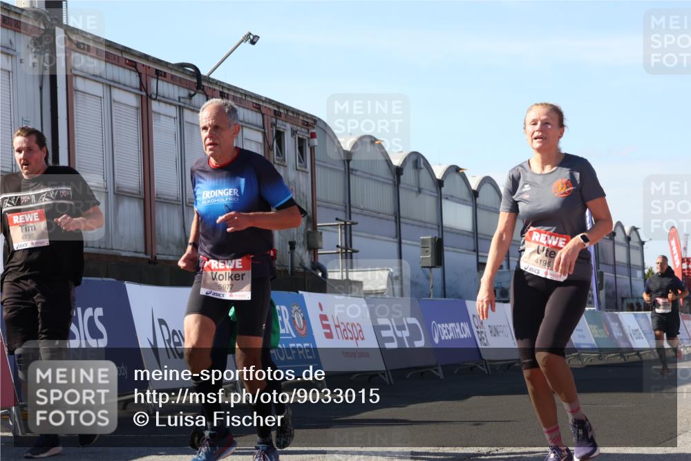 03.10.2025 - Köhlbrandbrückenlauf Luisa Fischer http://msf.ph/oto/9033015 03.10.2025 13:10:06 Ziel 4196, 4260, 4573, 4730, 4787, 4929, 5763, 5977, 6083, 6111, 6428, 6432, 6750, 6764, 6813 meine-sportfotos.de