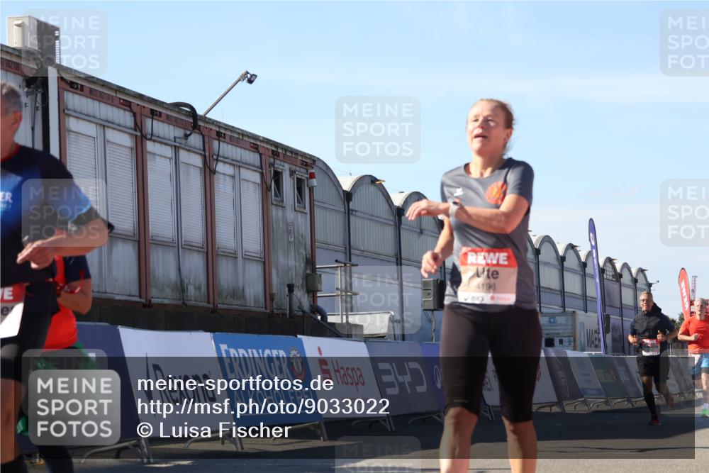 03.10.2025 - Köhlbrandbrückenlauf Luisa Fischer http://msf.ph/oto/9033022 03.10.2025 13:10:07 Ziel 4196, 4343, 4573, 4730, 4787, 4929, 5763, 5977, 6083, 6111, 6428, 6432, 6764, 6813 meine-sportfotos.de