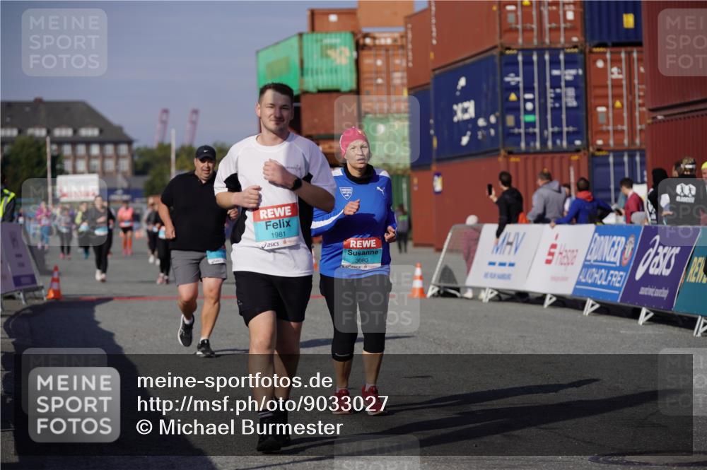 03.10.2025 - Köhlbrandbrückenlauf Michael Burmester http://msf.ph/oto/9033027 03.10.2025 10:40:58 Ziel 1518, 1981, 2223, 2485, 3080 meine-sportfotos.de