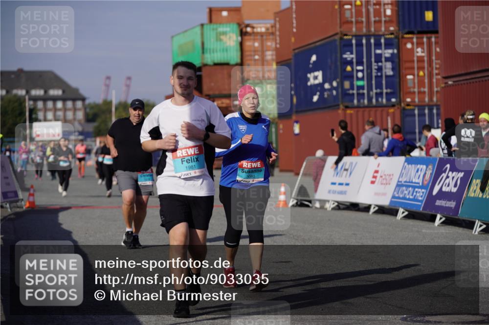 03.10.2025 - Köhlbrandbrückenlauf Michael Burmester http://msf.ph/oto/9033035 03.10.2025 10:40:58 Ziel 1518, 1981, 2223, 2485, 3080 meine-sportfotos.de