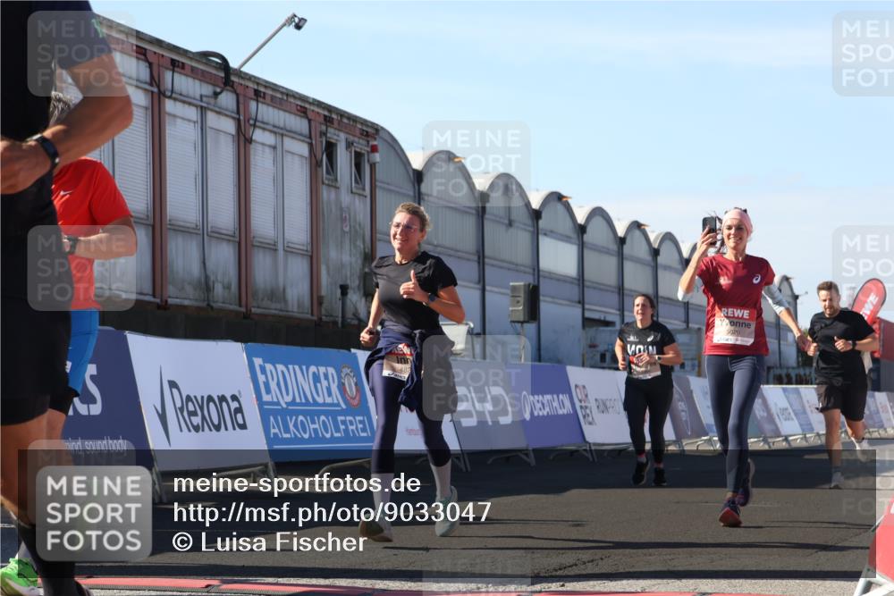 03.10.2025 - Köhlbrandbrückenlauf Luisa Fischer http://msf.ph/oto/9033047 03.10.2025 13:10:13 Ziel 4147, 4196, 4343, 4364, 4573, 4683, 4730, 4822, 5029, 5977, 6111, 6428, 6432, 6587, 6764, 6813 meine-sportfotos.de