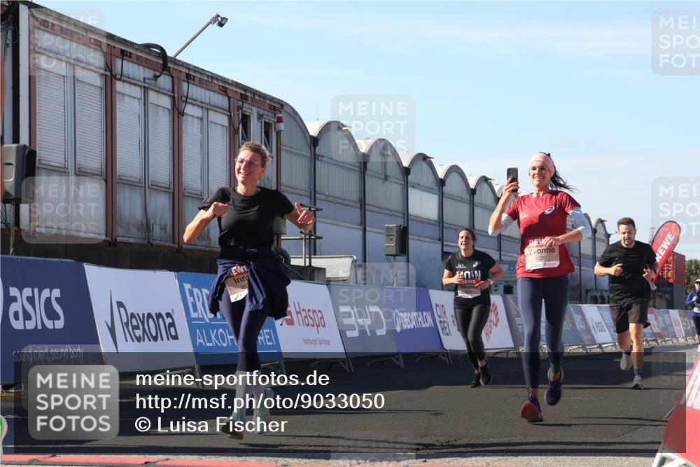 03.10.2025 - Köhlbrandbrückenlauf Luisa Fischer http://msf.ph/oto/9033050 03.10.2025 13:10:14 Ziel 4147, 4196, 4343, 4364, 4573, 4683, 4730, 4822, 5029, 5977, 6111, 6428, 6432, 6587, 6813 meine-sportfotos.de
