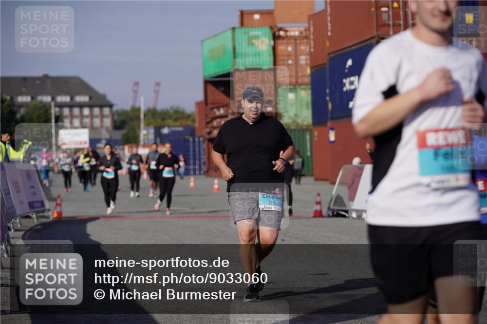 03.10.2025 - Köhlbrandbrückenlauf Michael Burmester http://msf.ph/oto/9033060 03.10.2025 10:41:01 Ziel 1518, 3080 meine-sportfotos.de