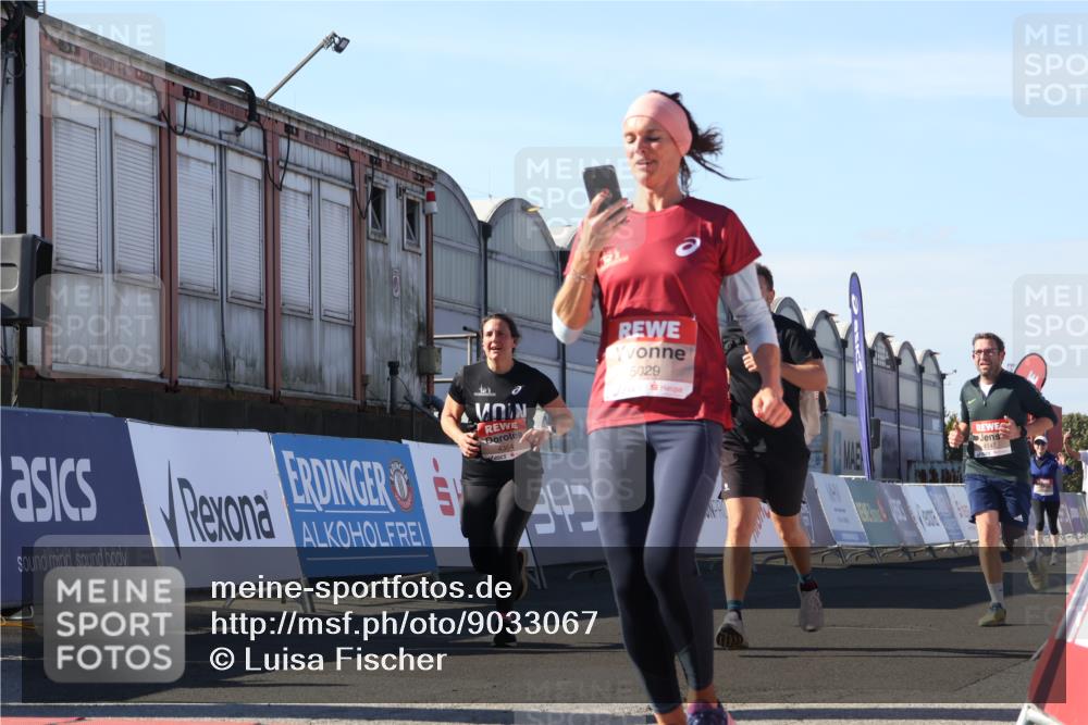 03.10.2025 - Köhlbrandbrückenlauf Luisa Fischer http://msf.ph/oto/9033067 03.10.2025 13:10:15 Ziel 4147, 4196, 4343, 4364, 4573, 4683, 4730, 4822, 5029, 5977, 6111, 6428, 6432, 6587, 6813 meine-sportfotos.de