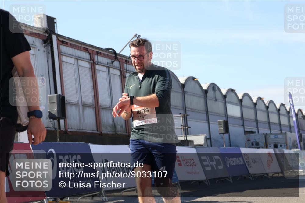 03.10.2025 - Köhlbrandbrückenlauf Luisa Fischer http://msf.ph/oto/9033107 03.10.2025 13:10:19 Ziel 4147, 4343, 4364, 4479, 4683, 4710, 4774, 4822, 5029, 6587, 6813 meine-sportfotos.de