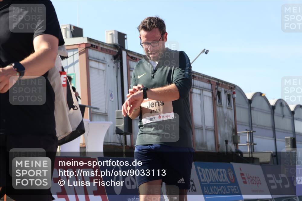 03.10.2025 - Köhlbrandbrückenlauf Luisa Fischer http://msf.ph/oto/9033113 03.10.2025 13:10:20 Ziel 4147, 4343, 4364, 4479, 4683, 4710, 4711, 4774, 4822, 5029, 6587, 6781, 6813 meine-sportfotos.de