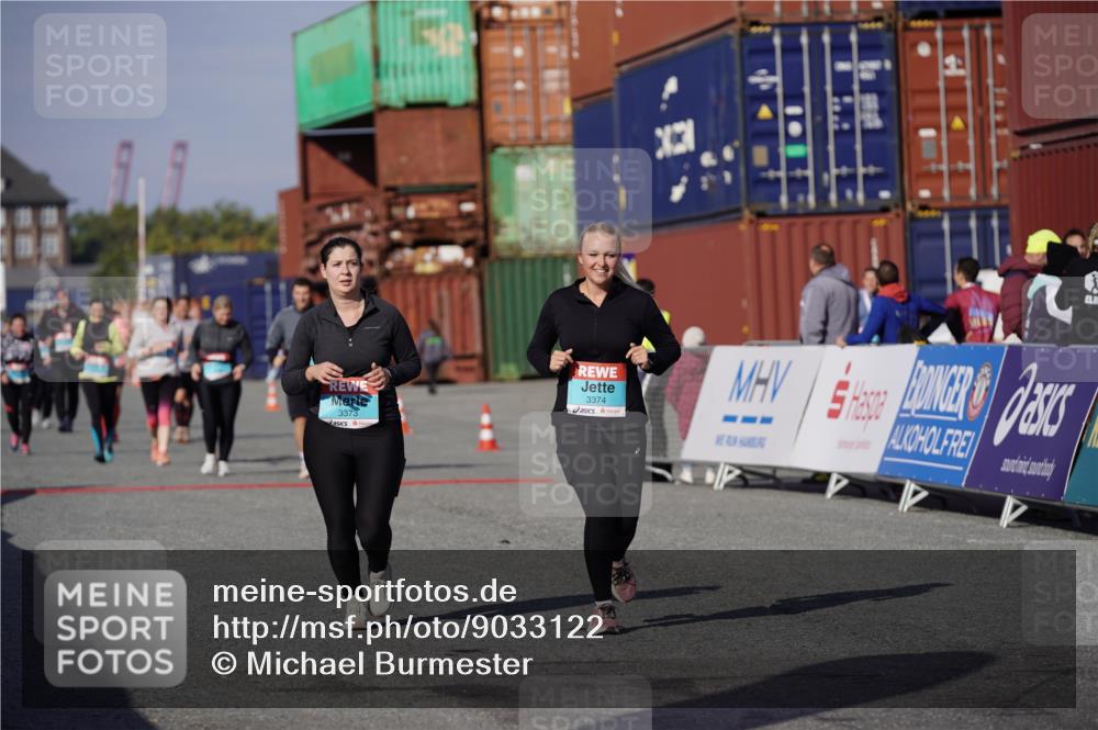 03.10.2025 - Köhlbrandbrückenlauf Michael Burmester http://msf.ph/oto/9033122 03.10.2025 10:41:10 Ziel 2723, 3373, 3374 meine-sportfotos.de