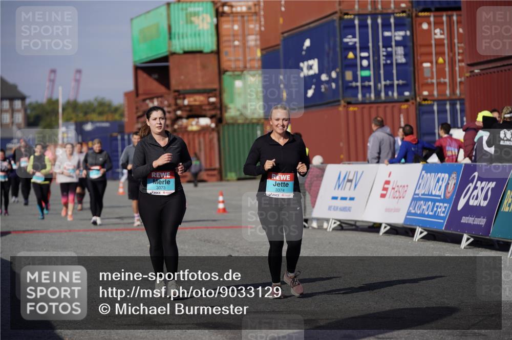 03.10.2025 - Köhlbrandbrückenlauf Michael Burmester http://msf.ph/oto/9033129 03.10.2025 10:41:10 Ziel 2723, 3373, 3374 meine-sportfotos.de
