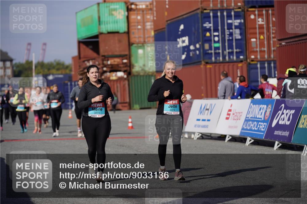 03.10.2025 - Köhlbrandbrückenlauf Michael Burmester http://msf.ph/oto/9033136 03.10.2025 10:41:10 Ziel 2723, 3373, 3374 meine-sportfotos.de