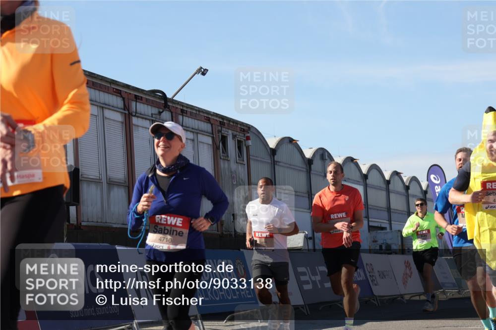 03.10.2025 - Köhlbrandbrückenlauf Luisa Fischer http://msf.ph/oto/9033138 03.10.2025 13:10:24 Ziel 4147, 4364, 4429, 4479, 4683, 4710, 4711, 4774, 4822, 5029, 6294, 6587, 6781, 6782 meine-sportfotos.de