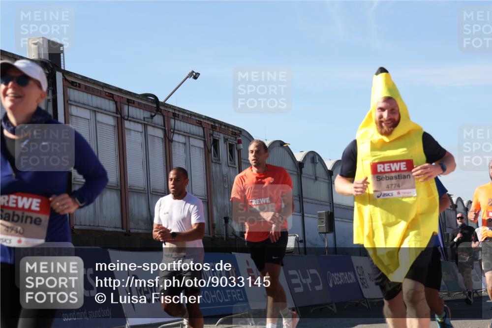 03.10.2025 - Köhlbrandbrückenlauf Luisa Fischer http://msf.ph/oto/9033145 03.10.2025 13:10:25 Ziel 4147, 4364, 4429, 4479, 4710, 4711, 4774, 4822, 5029, 5689, 6024, 6294, 6587, 6781, 6782 meine-sportfotos.de