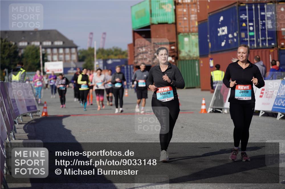 03.10.2025 - Köhlbrandbrückenlauf Michael Burmester http://msf.ph/oto/9033148 03.10.2025 10:41:11 Ziel 2723, 3373, 3374 meine-sportfotos.de
