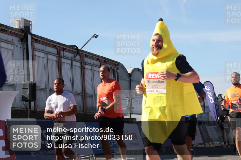 03.10.2025 - Köhlbrandbrückenlauf Luisa Fischer http://msf.ph/oto/9033150 03.10.2025 13:10:25 Ziel 4147, 4364, 4429, 4479, 4710, 4711, 4774, 4822, 5029, 5689, 6024, 6294, 6587, 6781, 6782 meine-sportfotos.de