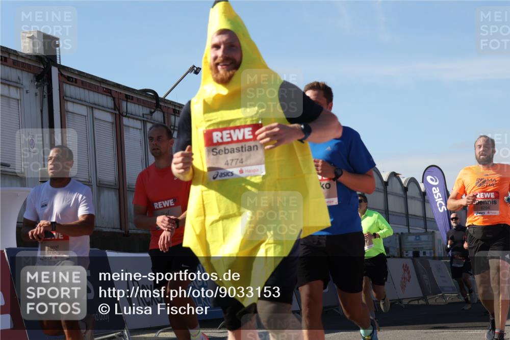 03.10.2025 - Köhlbrandbrückenlauf Luisa Fischer http://msf.ph/oto/9033153 03.10.2025 13:10:26 Ziel 4147, 4364, 4429, 4479, 4710, 4711, 4774, 5029, 5689, 6024, 6294, 6587, 6781, 6782 meine-sportfotos.de