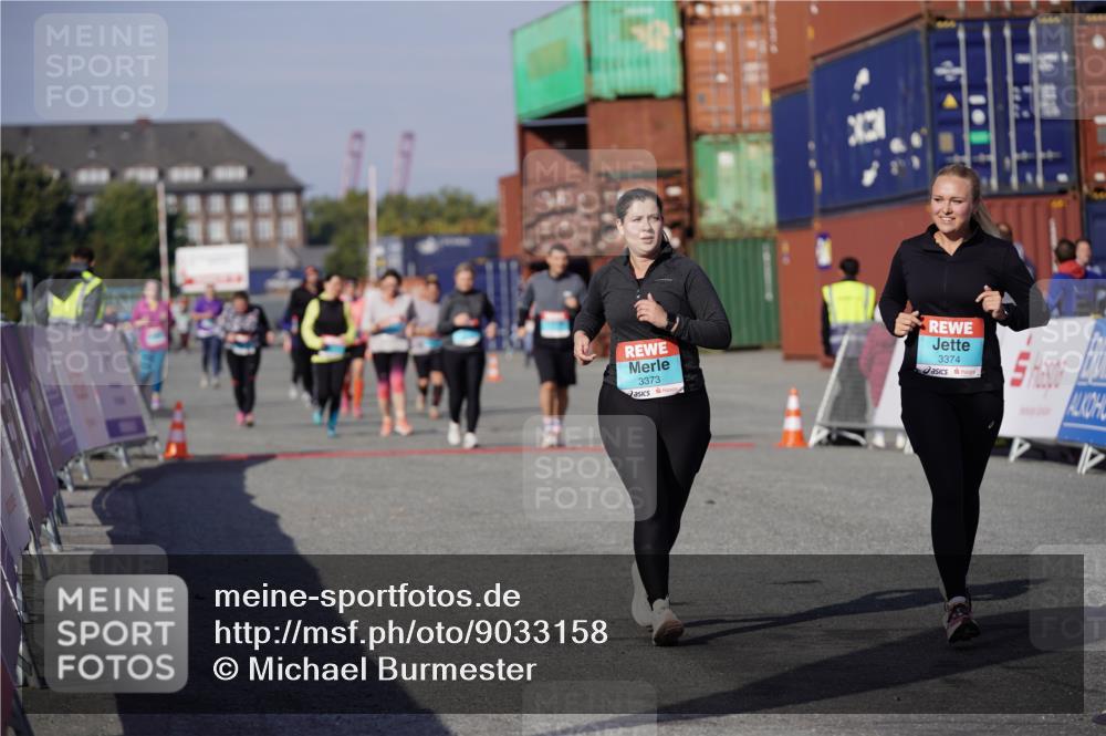03.10.2025 - Köhlbrandbrückenlauf Michael Burmester http://msf.ph/oto/9033158 03.10.2025 10:41:11 Ziel 2723, 3373, 3374 meine-sportfotos.de
