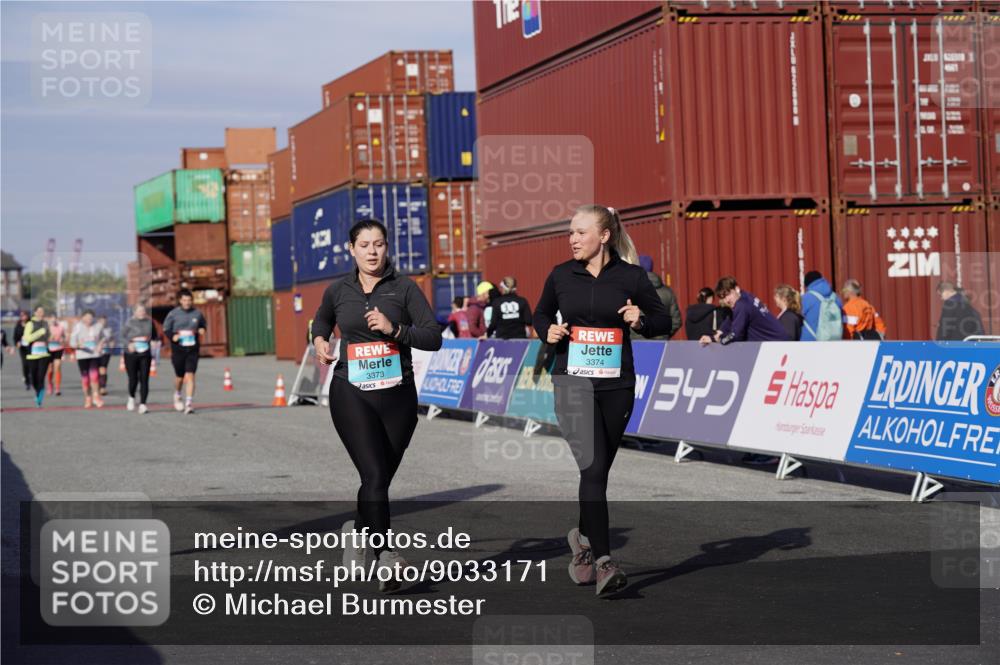 03.10.2025 - Köhlbrandbrückenlauf Michael Burmester http://msf.ph/oto/9033171 03.10.2025 10:41:13 Ziel 2182, 2548, 2723, 3373, 3374 meine-sportfotos.de